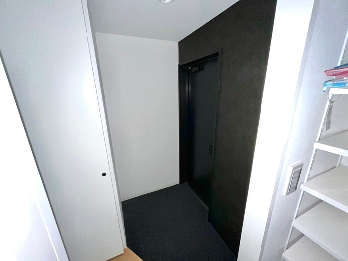 物件内観写真16　(玄関)