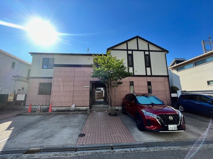 物件外観写真3　(駐車場)