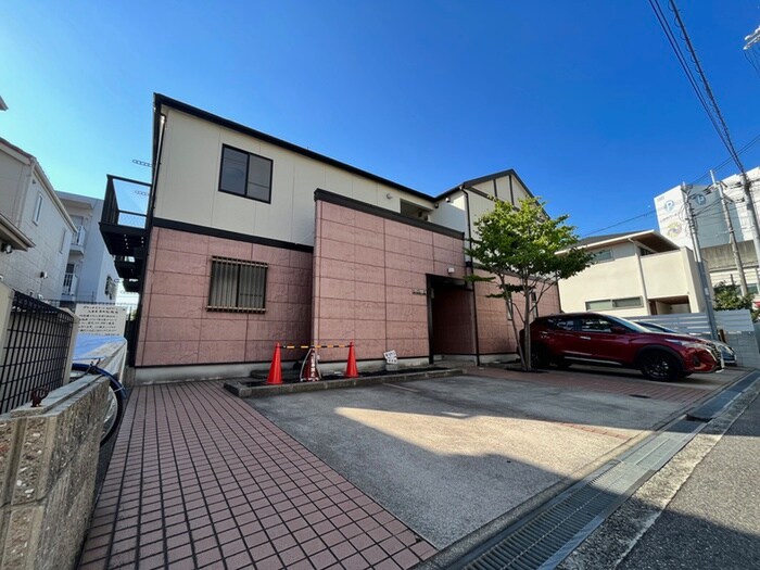 物件外観写真4　(駐車場)