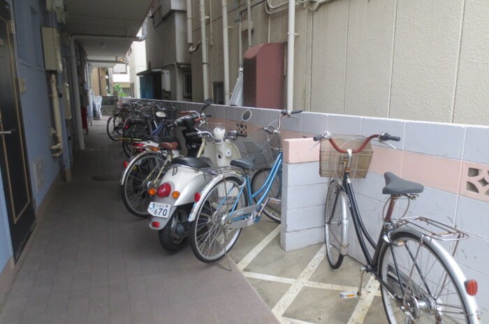 物件外観写真3　(駐輪場)