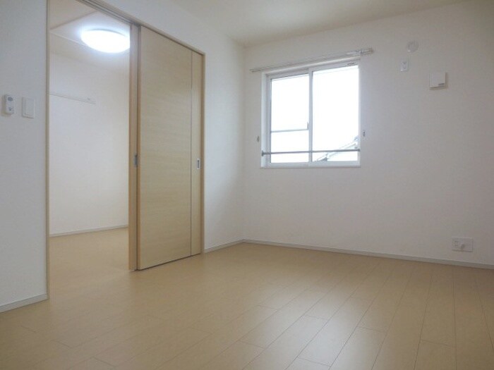 物件内観写真9　(居室)