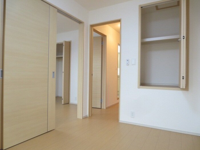 物件内観写真13　(居室)