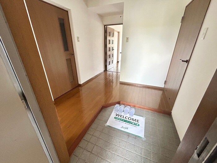 物件内観写真15　(玄関)