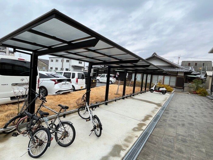 物件外観写真6　(駐輪場)