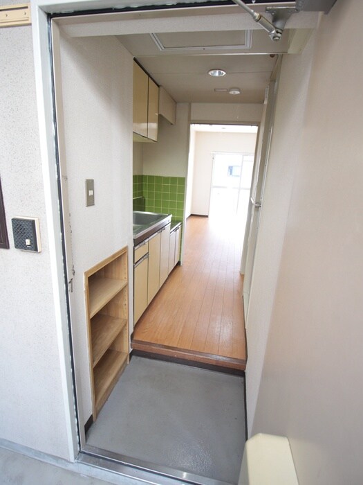 物件内観写真5　(玄関)