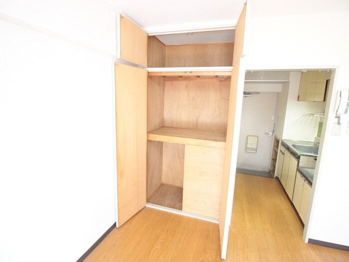 物件内観写真12　(収納)
