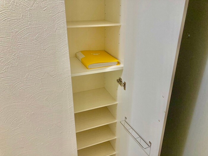 物件内観写真8　(靴箱)