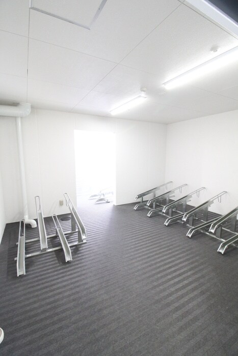 物件外観写真3　(駐輪場)