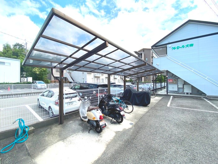 物件外観写真4　(駐輪場)