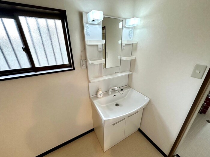 物件内観写真7　(洗面)