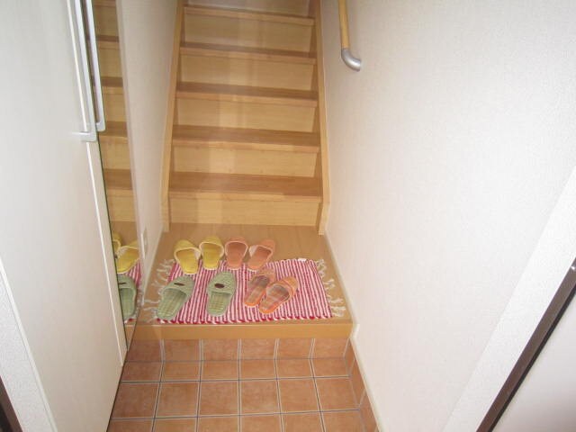 物件内観写真10　(玄関)