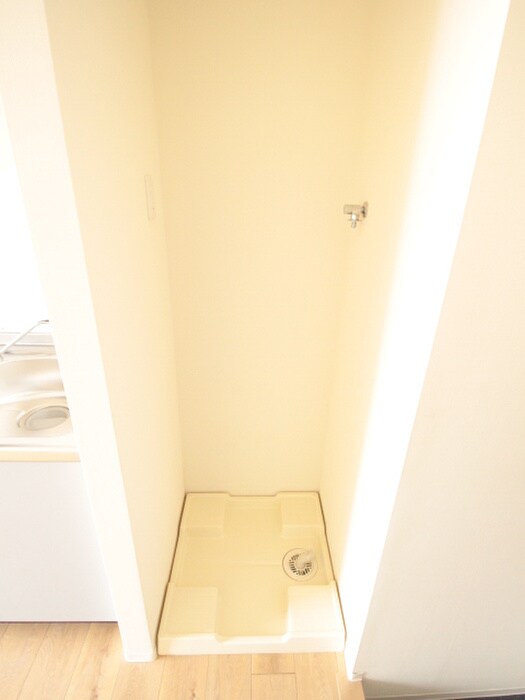 物件内観写真9　(洗濯機置場)