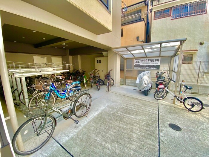物件外観写真6　(駐輪場)
