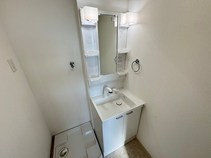 物件内観写真8　(洗面)