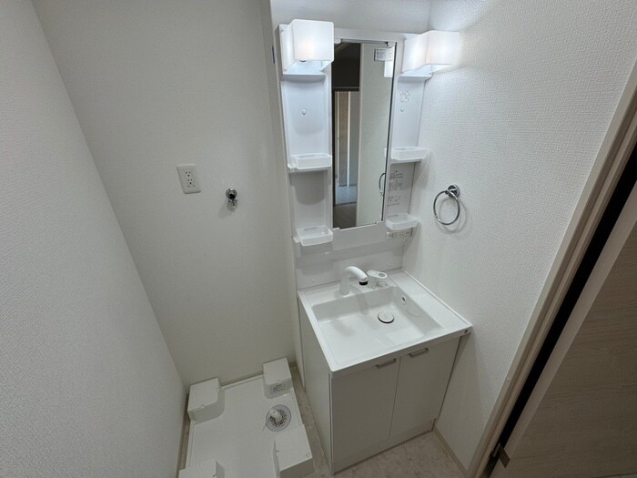 物件内観写真8　(洗面)