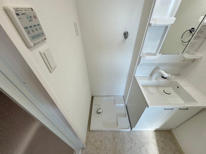 物件内観写真17　(洗濯機置場)