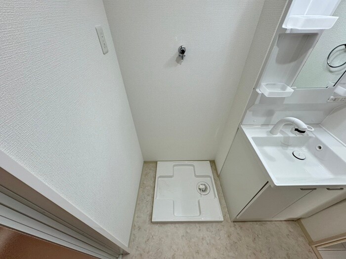 物件内観写真18　(洗濯機置場)