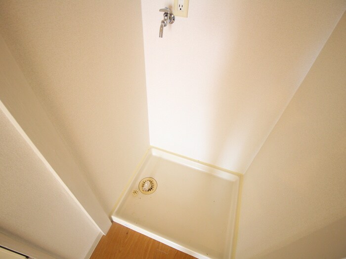 物件内観写真10　(洗濯機置場)