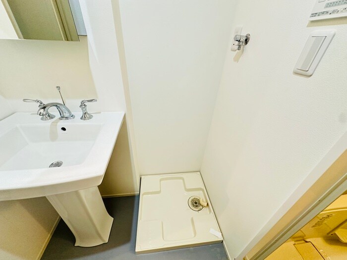 物件内観写真13　(洗濯機置場)