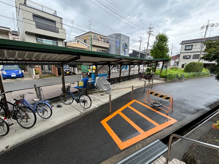 物件外観写真5　(駐輪場)