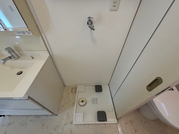 物件内観写真14　(洗濯機置場)