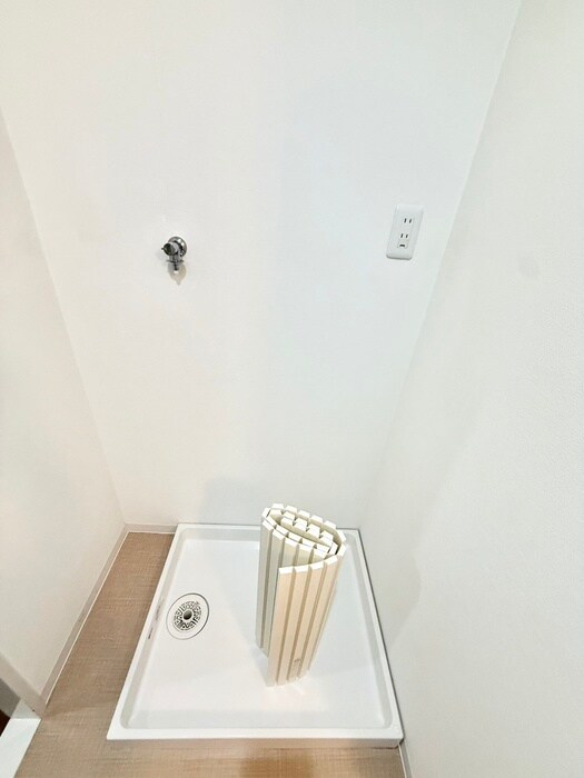 物件内観写真6　(洗濯機置場)