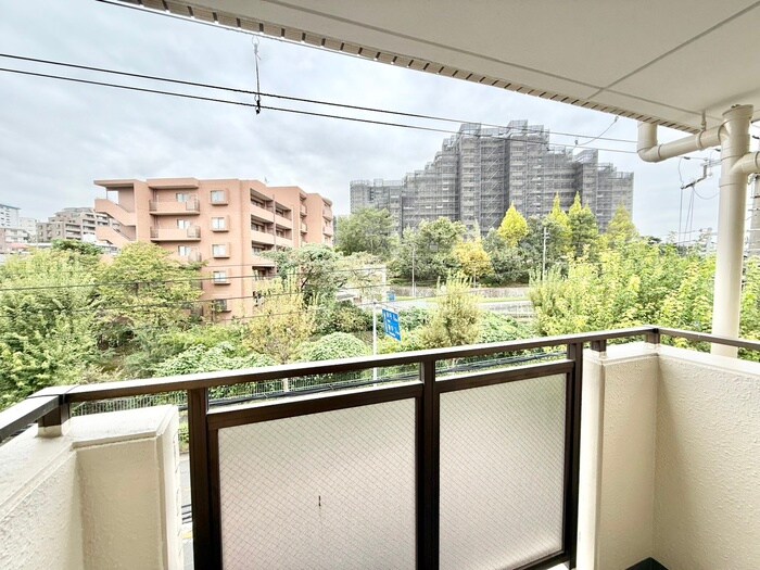 物件内観写真16　(室内からの展望)