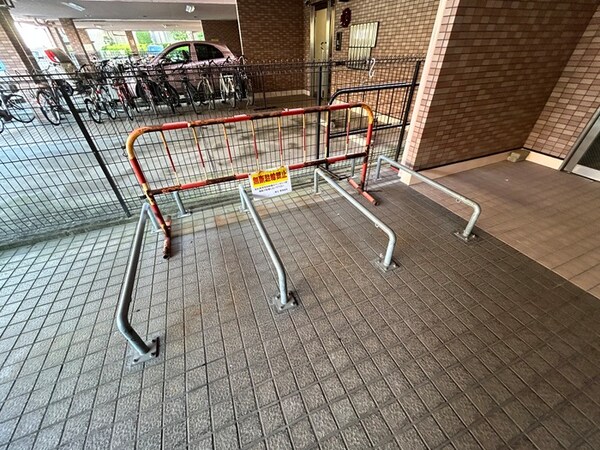バイク置き場