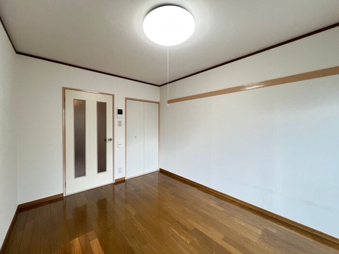 物件内観写真10　(居室)