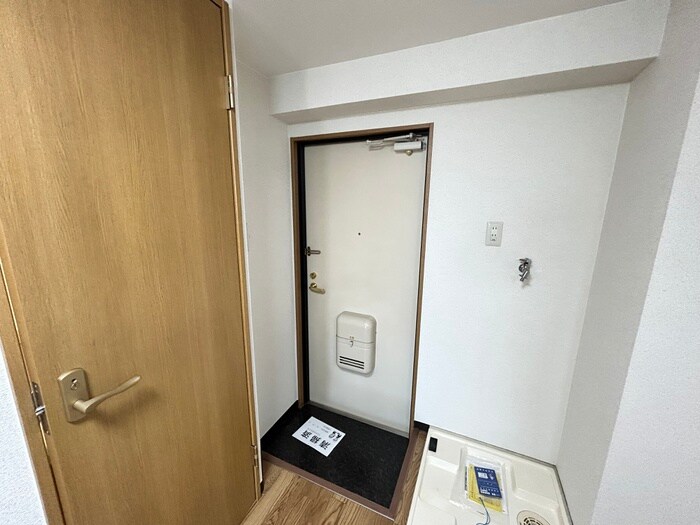 物件内観写真22　(玄関)