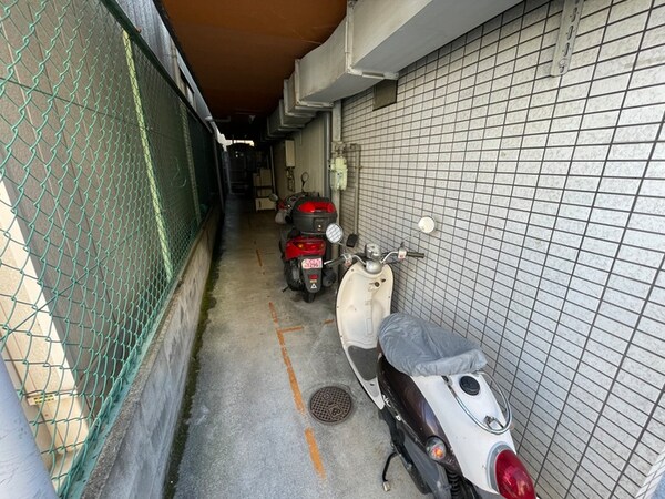 バイク置き場