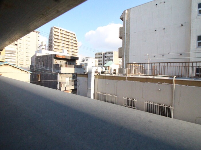 物件内観写真14　(室内からの展望)