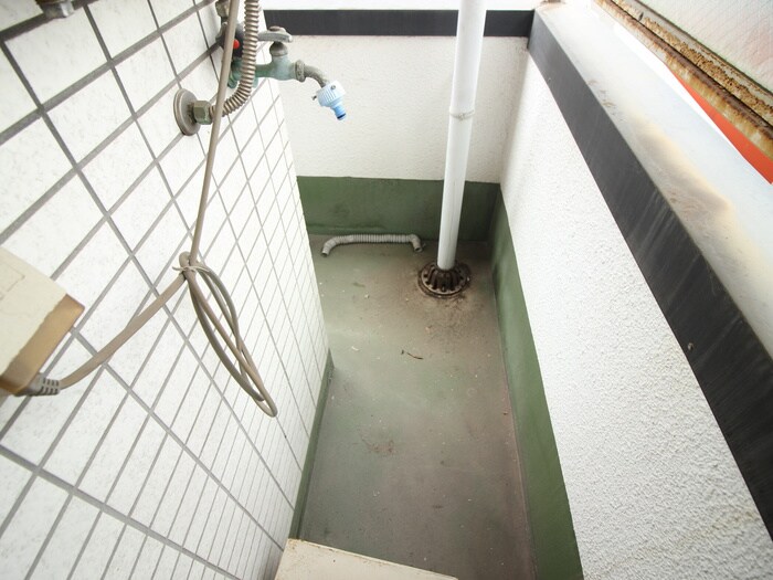 物件内観写真15　(洗濯機置場)