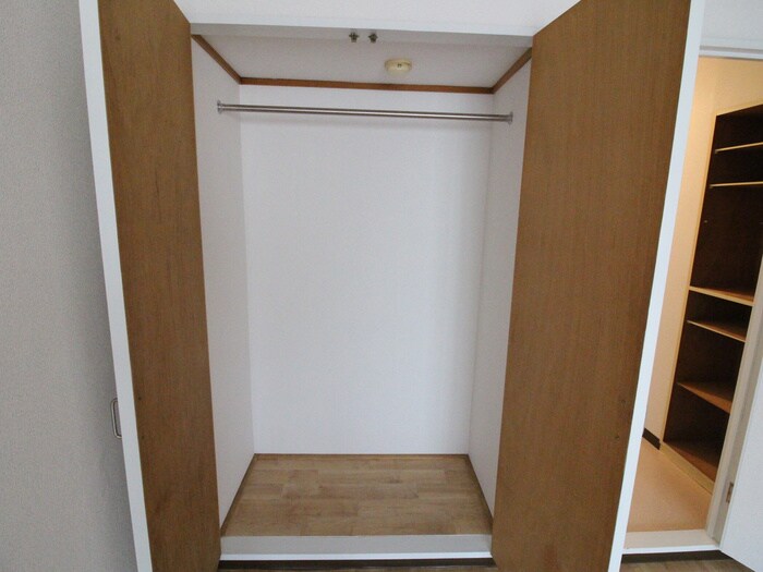 物件内観写真15　(収納)