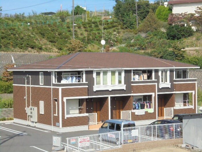 物件外観写真2　(駐車場)