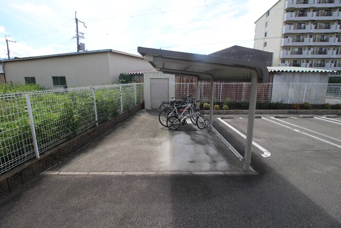 物件外観写真6　(駐輪場)