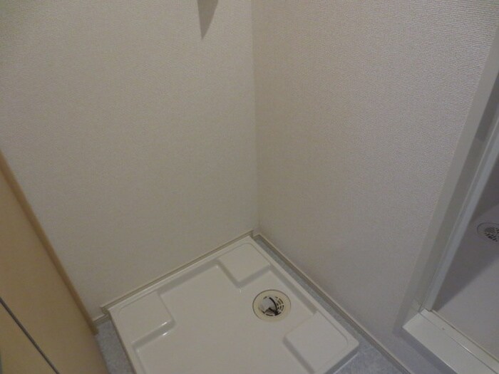 物件内観写真14　(洗濯機置場)