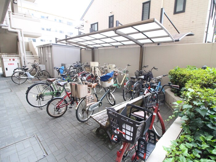 物件外観写真4　(駐輪場)
