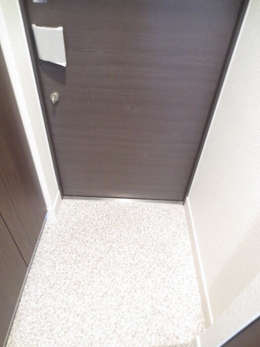物件内観写真6　(玄関)