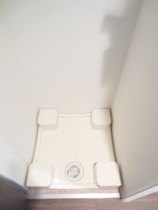 物件内観写真10　(洗濯機置場)