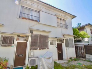 花園テラスハウス中棟外観写真
