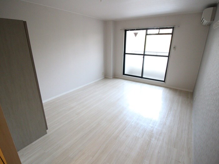 物件内観写真6　(居室)