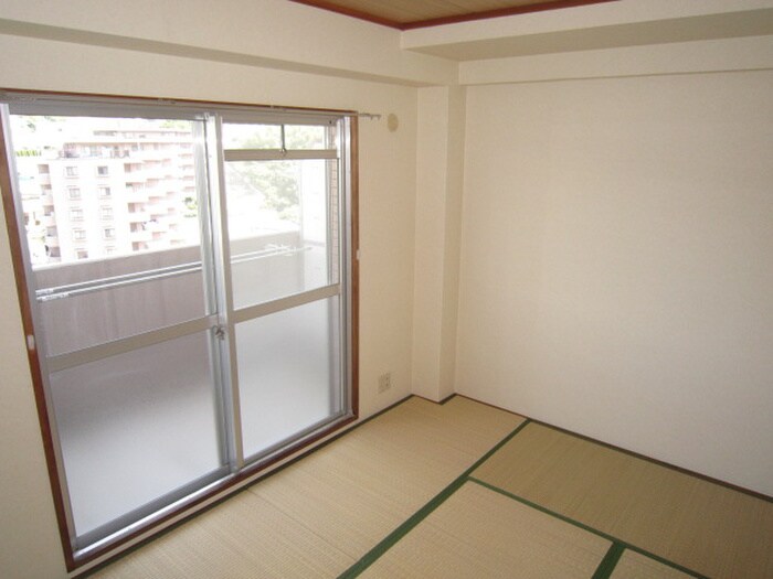 物件内観写真17　(室内からの展望)