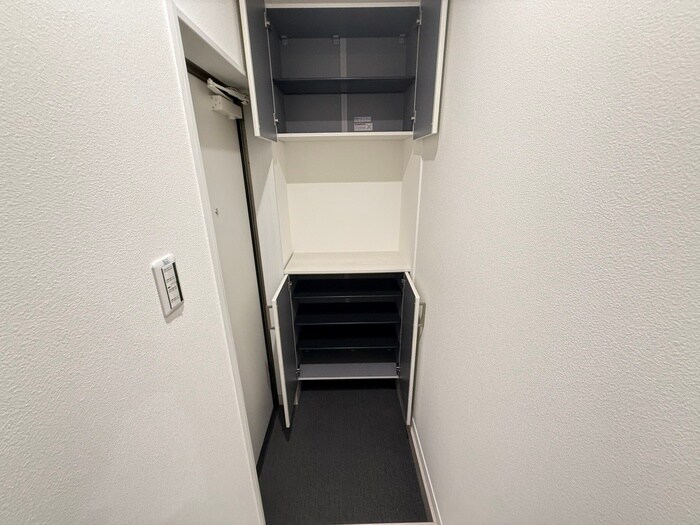 物件内観写真21　(玄関)