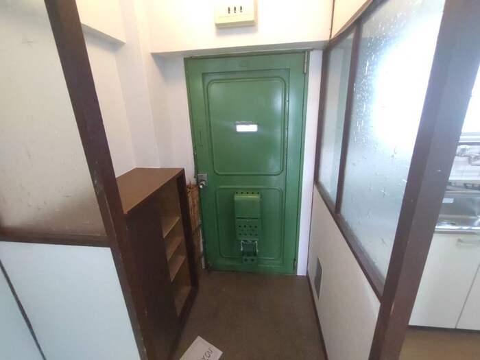 物件内観写真16　(玄関)