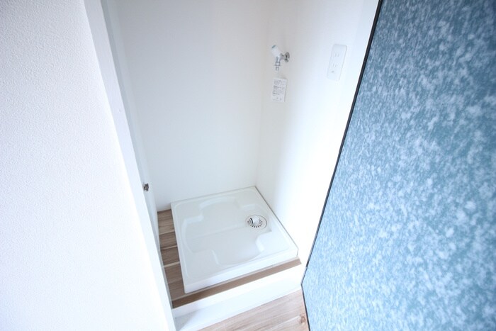 物件内観写真16　(洗濯機置場)