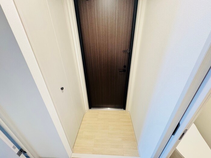 物件内観写真14　(玄関)