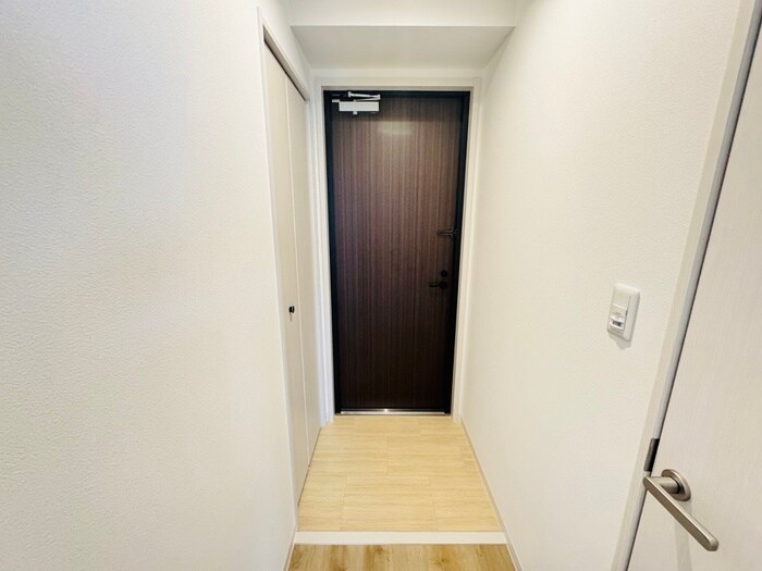 物件内観写真14　(玄関)