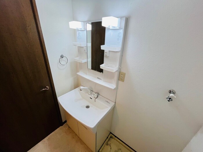 物件内観写真11　(洗面)