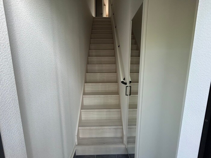 物件内観写真14　(玄関)